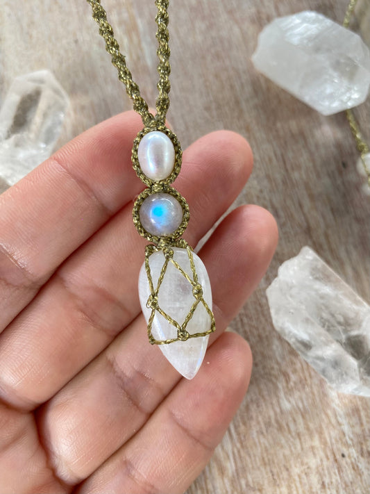 Thallassa Necklace (labradorite)